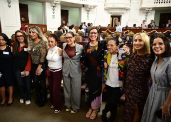 Instalan Parlamento LGBTIQ+ 2025 del Congreso capitalino