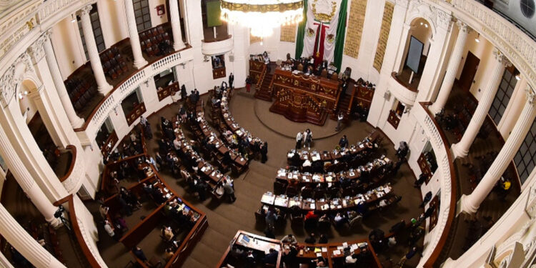 ¡Los Ojos de la Capital!