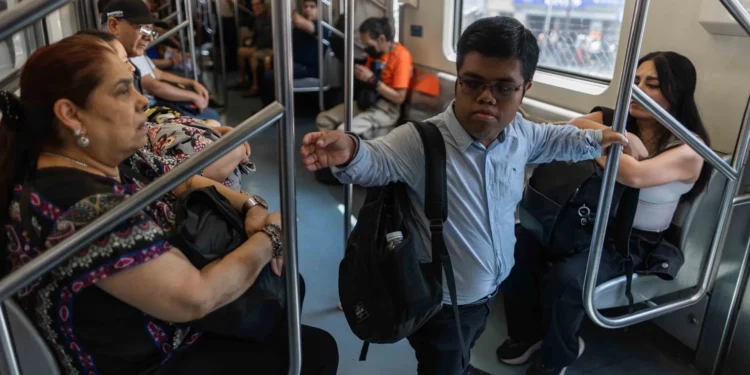 Congreso CDMX pide infraestructura para personas de talla baja