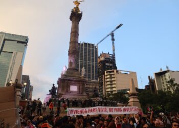 ¡Los Ojos de la Capital!