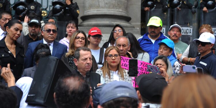Diálogo abierto con locatarios de mercados públicos, plantea Congreso capitalino