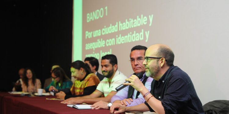 ¡Los Ojos de la Capital!