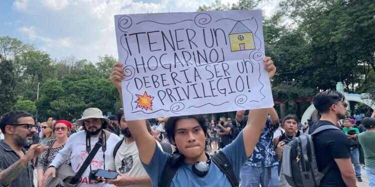 Anuncia Brugada protocolo durante la marcha anti gentrificación