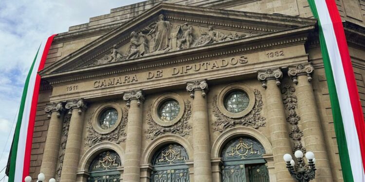 ¡Los Ojos de la Capital!