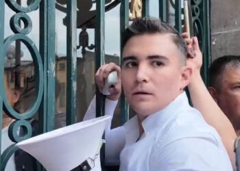 ¡Los Ojos de la Capital!