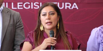 Cuidados, trabajo invisible que el Congreso promete visibilizar… otra vez