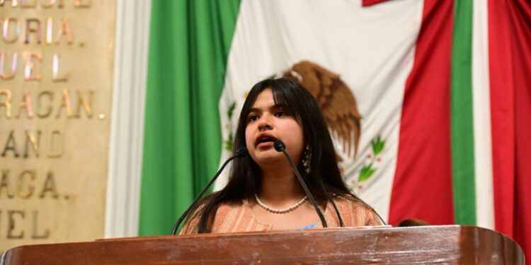 Premian a jóvenes mientras los entregan al narco