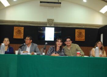 Promesas vacías frente a una ciudad que no deja de gritar