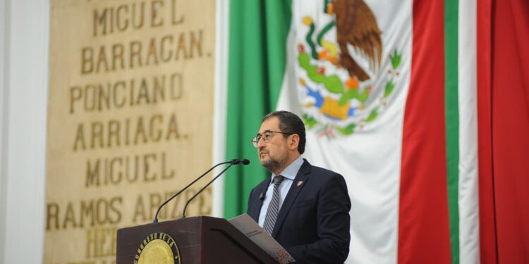 Cravioto repite discurso sobre transparencia y entrega Informe al Congreso