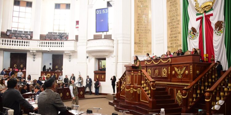 ¡Los Ojos de la Capital!