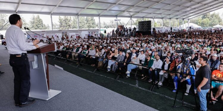 Batres llama a prevenir enfermedades crónicas desde el primer nivel de atención