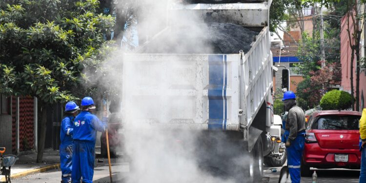 Se intensifican trabajos para dejar libre de baches a Benito Juárez
