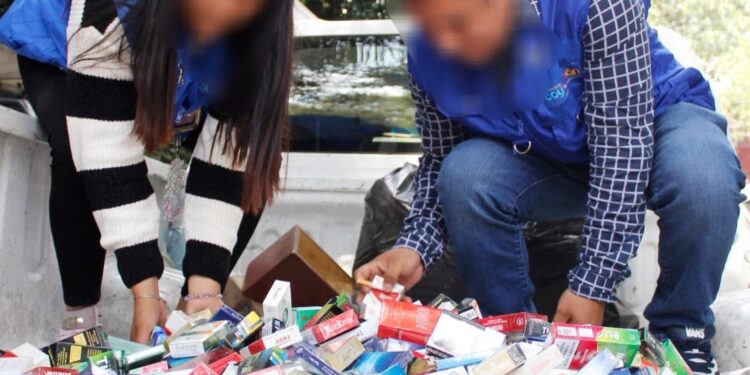 Alcaldía Coyoacán retira tabaco ilegal de puestos en CETRAM de Tasqueña