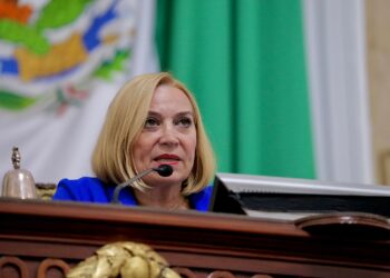 Critican a Sheinbaum por premiar a Encinas pese a falta de resultados