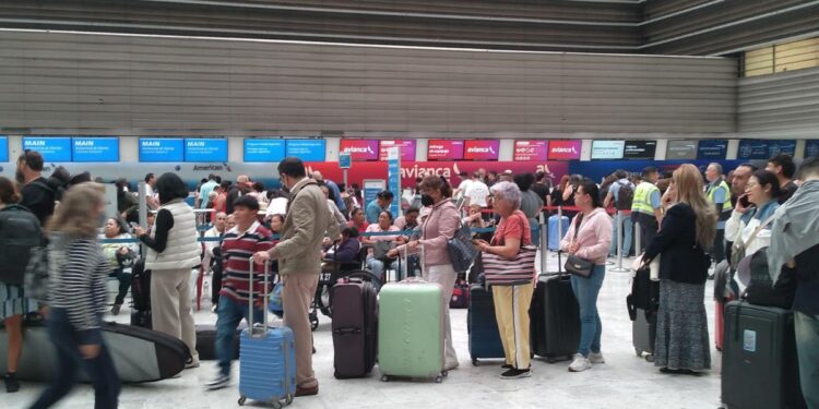 Colapso en el AICM: Torre de control pierde comunicación con aeronaves