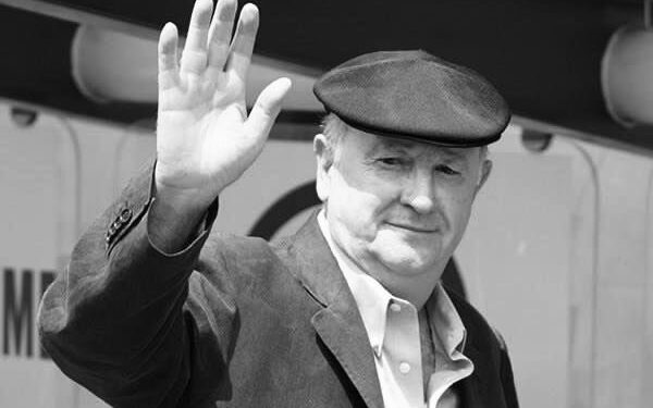 Luto esférico: falleció Manuel Lapuente