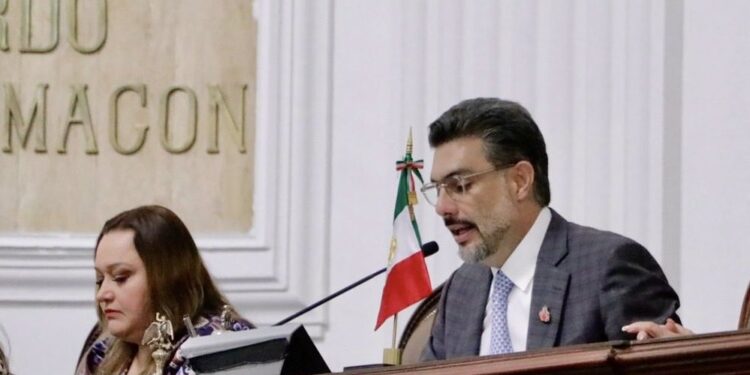 Tribunal y Congreso reafirman cooperación en acto público