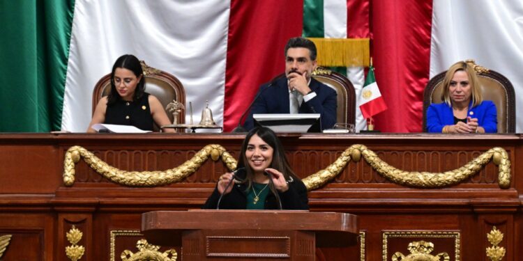 Érika Rosales refrenda apoyo a la política financiera con sentido social del Gobierno local