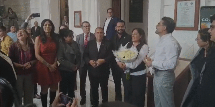 ¡Los Ojos de la Capital!