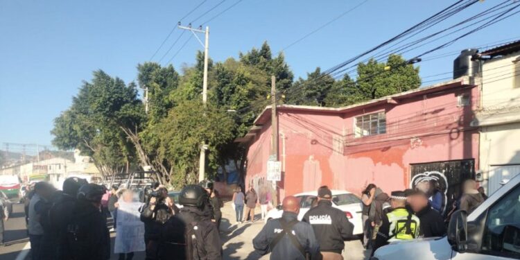 Policía impide bloqueo en la México-Pachuca