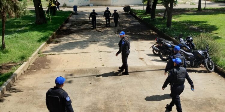 Retiran 76 puestos callejeros en Balderas