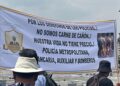 Policías capitalinos protestan frente a Palacio Nacional por compañeros lesionados el 2 de octubre
