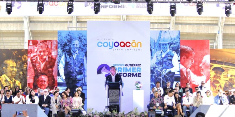 Giovani Gutiérrez presenta su primer informe ante 30 mil personas