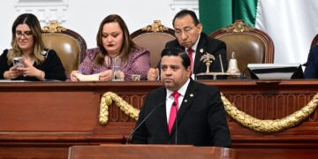 “No cuenten con el PRI para aplaudir discursos vacíos”: García Loria