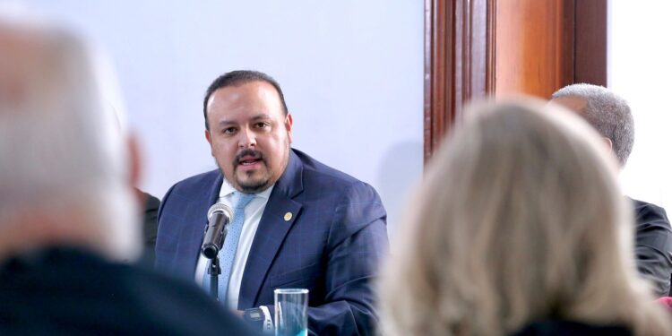 América Rangel urge atención a salud mental, digitalización médica y preparación rumbo al Mundial 2026