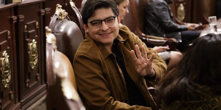 Congreso capitalino frena uso indebido de voces creadas por IA