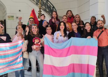 Condena asesinatos de Grecia y Emilio; exige justicia y protección en Puebla