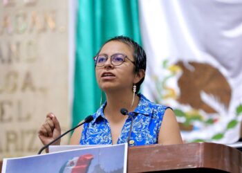 ‘No están solos’: Salgado llama a indignados a mantener movilización y promete respaldo legislativo