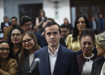 ¡Los Ojos de la Capital!