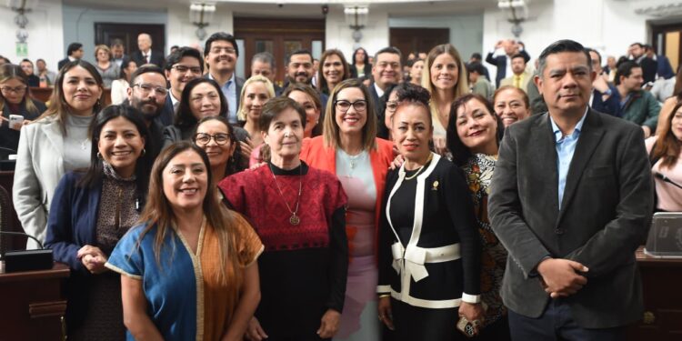 ¡Los Ojos de la Capital!