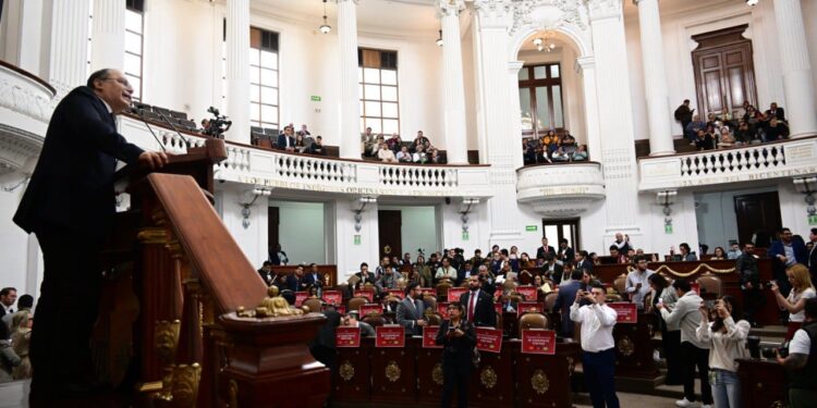 ¡Los Ojos de la Capital!