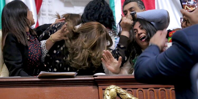 Ávila Ventura señala a dirigencia del PAN por convalidar agresiones en el Congreso CDMX