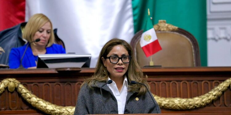 El satélite de Casarín brilla, pero su gobierno en ÁO se opaca