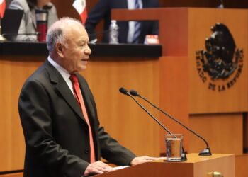 Buscan proteger a la niñez de «riesgos» digitales en las escuelas