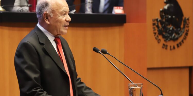 Buscan proteger a la niñez de «riesgos» digitales en las escuelas