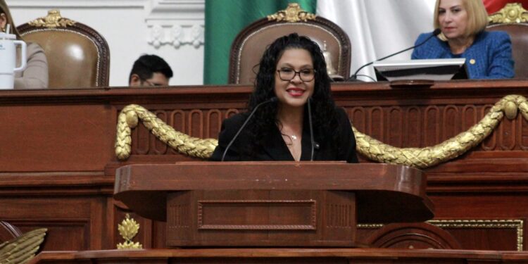 Rosario Morales impulsa reforma para proteger a comunidades de riesgos por gasolineras