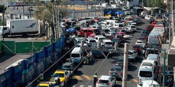 “Operativo inflado: SEMOVI presume orden mientras usuarios denuncian caos en inauguración del estadio”