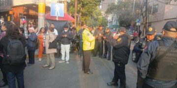 Trabajadores de IMSS Bienestar colapsan las calles de la CDMX; exigen mejoras laborales