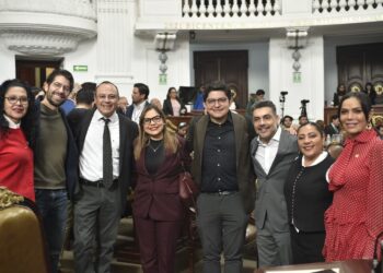 “Curul en automático: Morena cierra filas tras salida de Zárate”