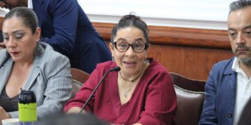 Morena abre negociación con grupo que causó daños en el Congreso capitalino