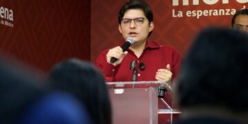 Morena abre dos frentes: violencia contra futbolistas y despojo en CDMX