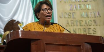 Martha Avila revienta al «PRIAN» por doble nacionalidad